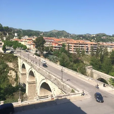 Le Canterine Frühstückspension Ascoli Piceno